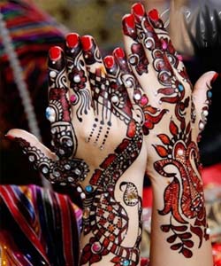henna art on hands
